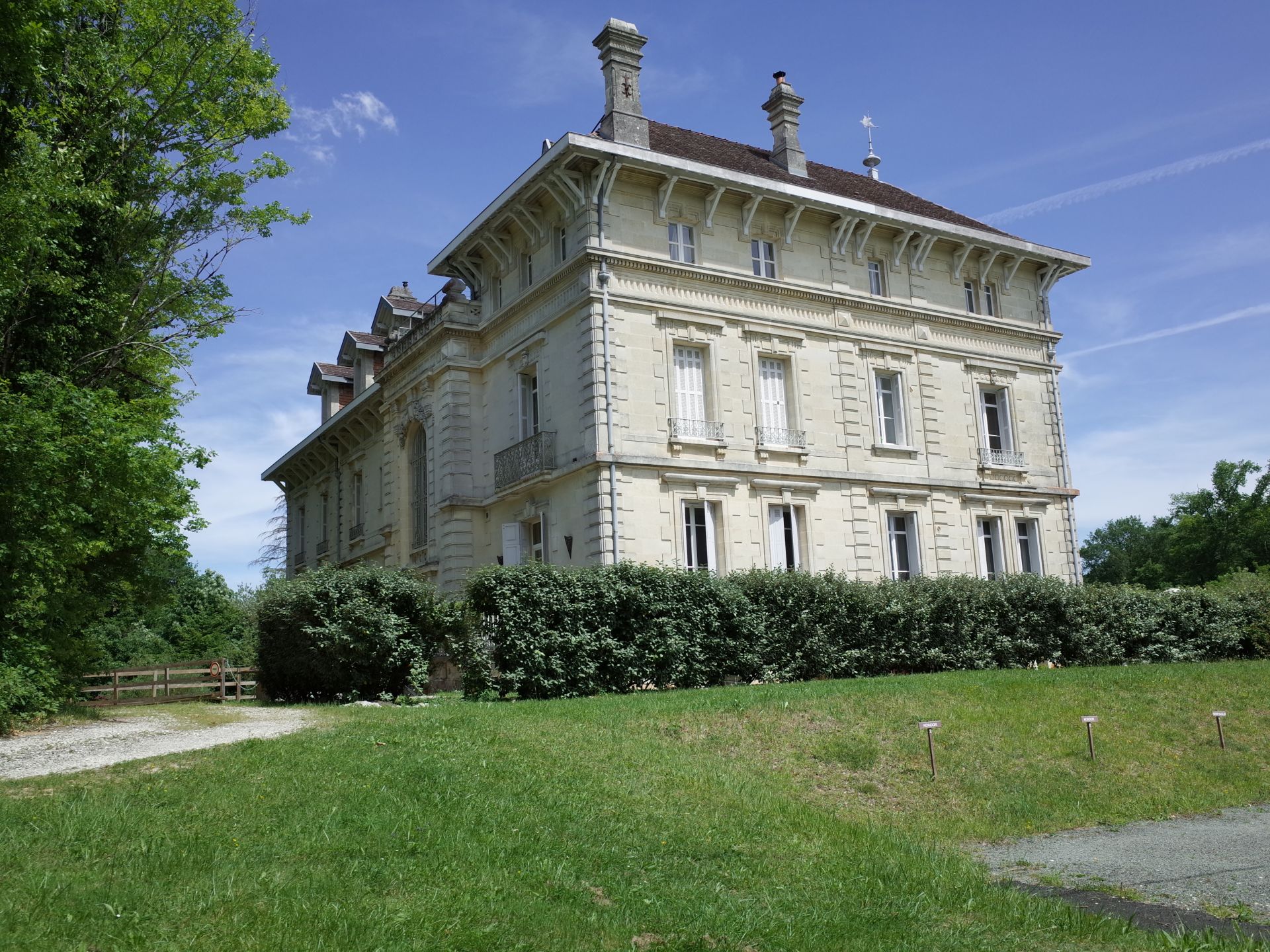 Château Léon et le domaine de Camelon