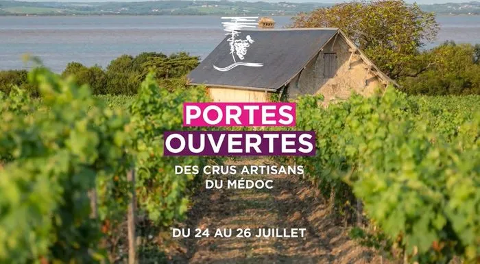 Affiche promotionnelle pour les portes ouvertes des crus artisans du Médoc à Bordeaux du 24 au 26 juillet, montrant un vignoble avec un bâtiment de cave en arrière-plan et une vue sur l'estuaire.