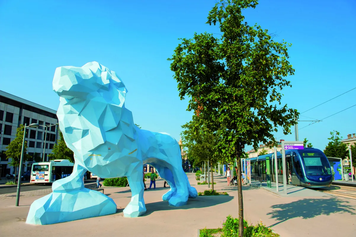 Lion de Veilhan - Place Stalingrad