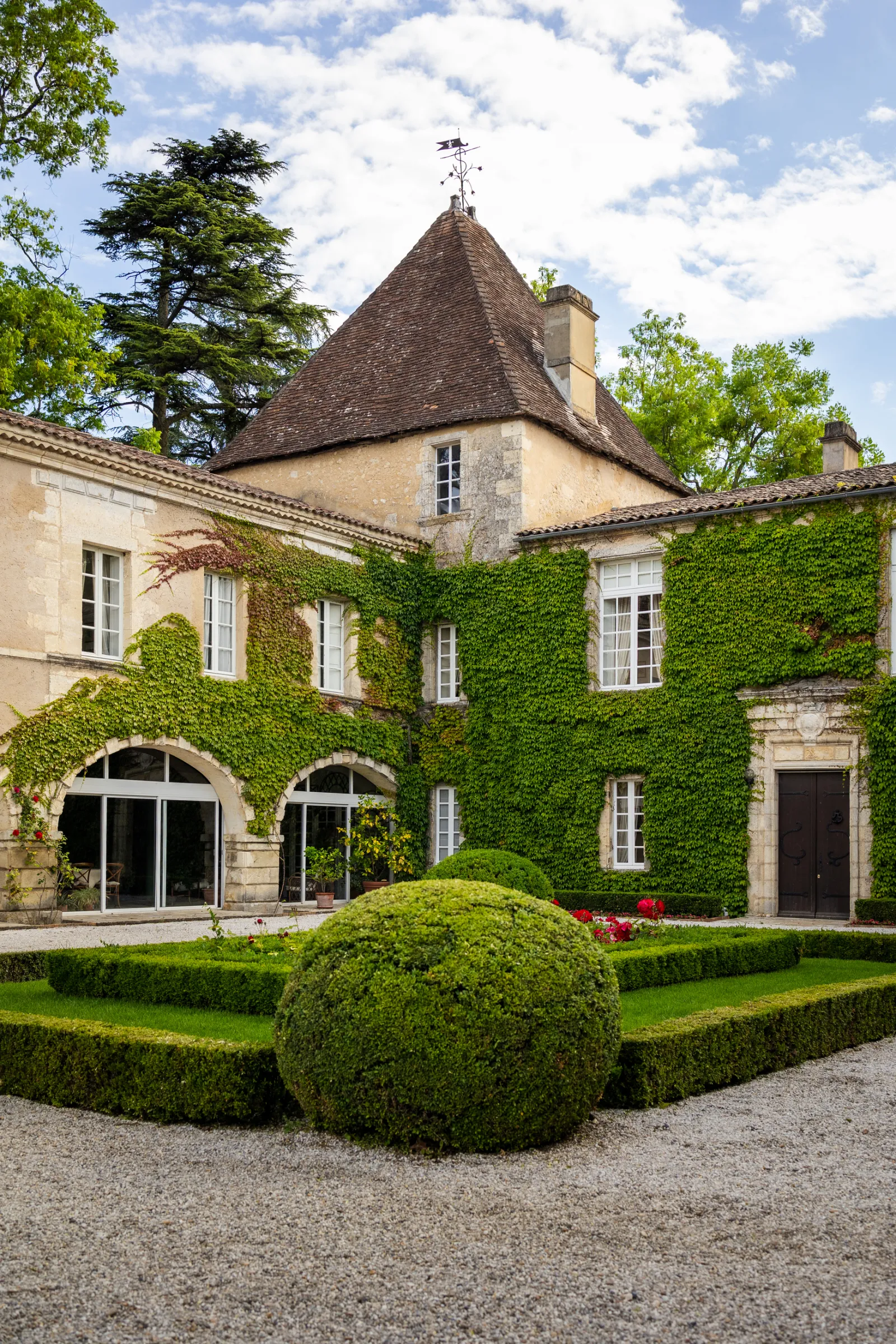 Château Carbonnieux | Bordeaux Tourisme & Congrès