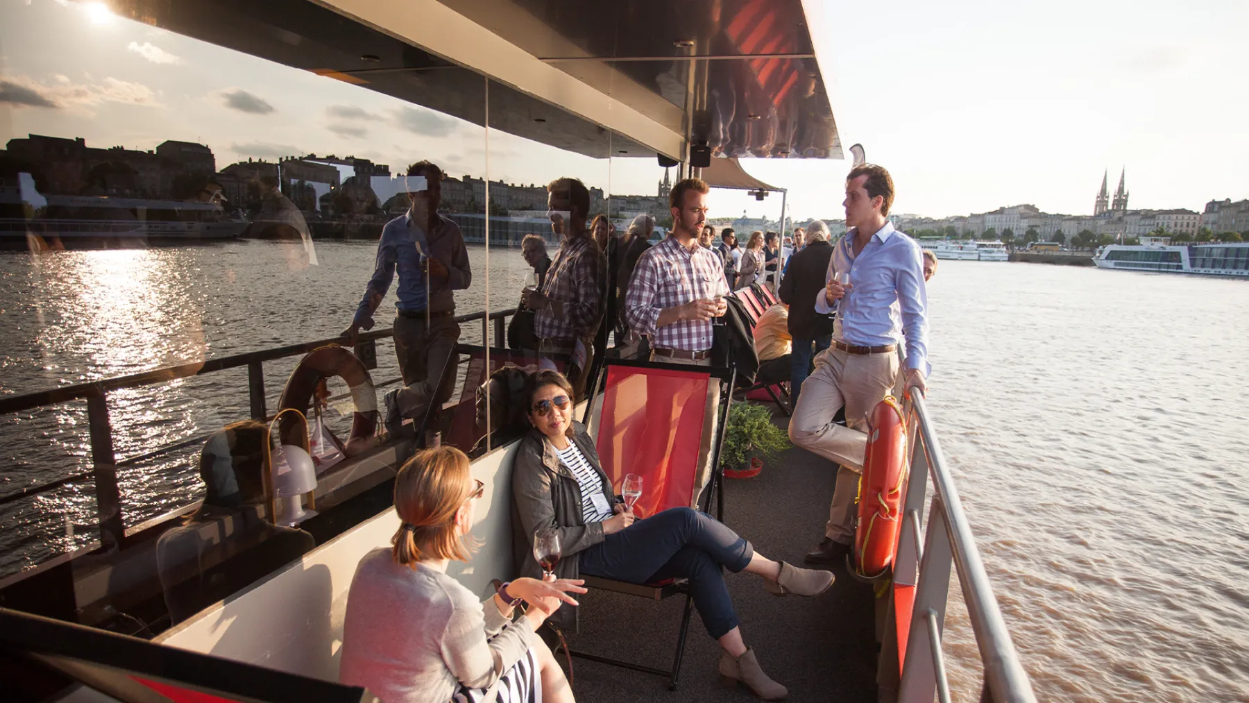 croisière fluviale au printemps à Bordeaux