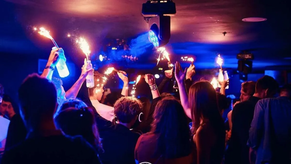 À bord du bateau de La Dame, club populaire à Bordeaux