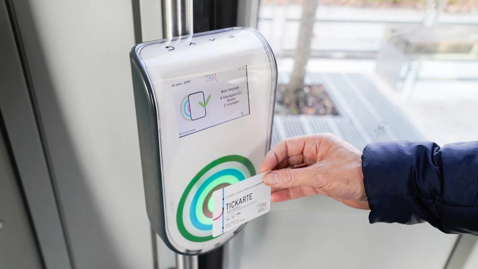 comment acheter un ticket de tram à bordeaux