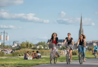 Les quais de Bordeaux à vélo